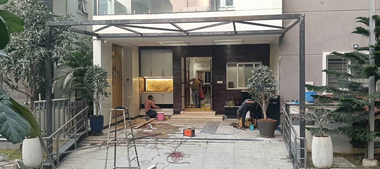 Custom Metal Gate